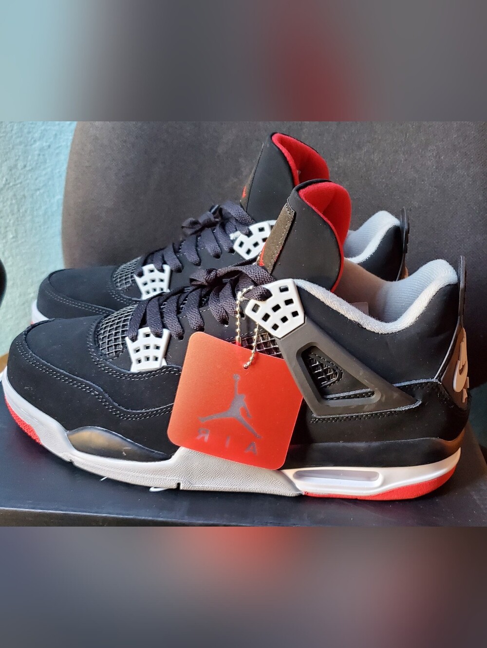 Jordan 4 Retro Bred. Size 10